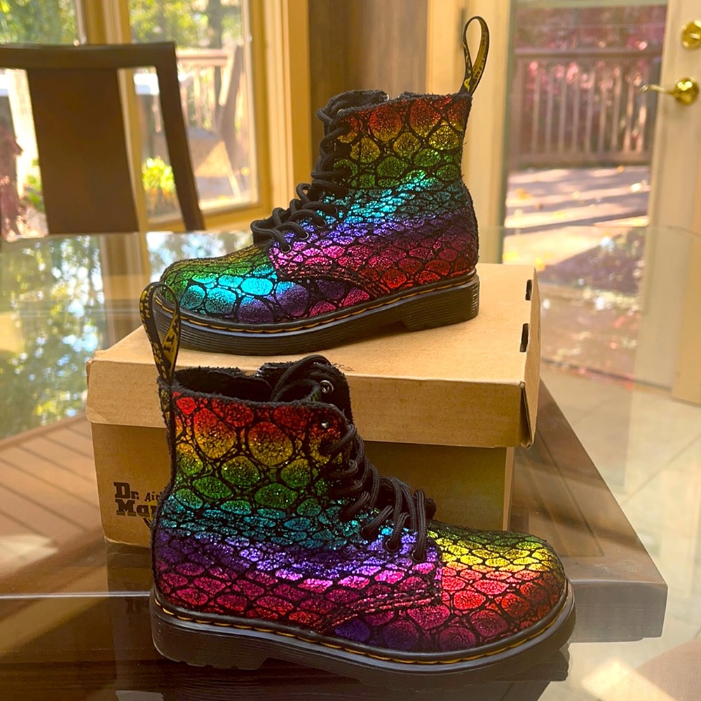 Metallic Snake Print Dr. Martens Sz 9T